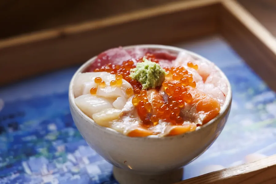 おさかな食堂5色丼