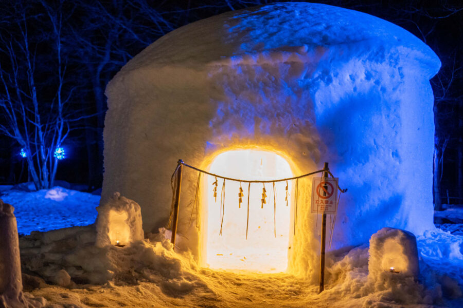 平家の里「大型かまくら」
