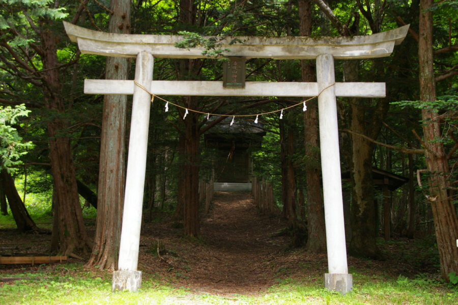 湯西川温泉総鎮守